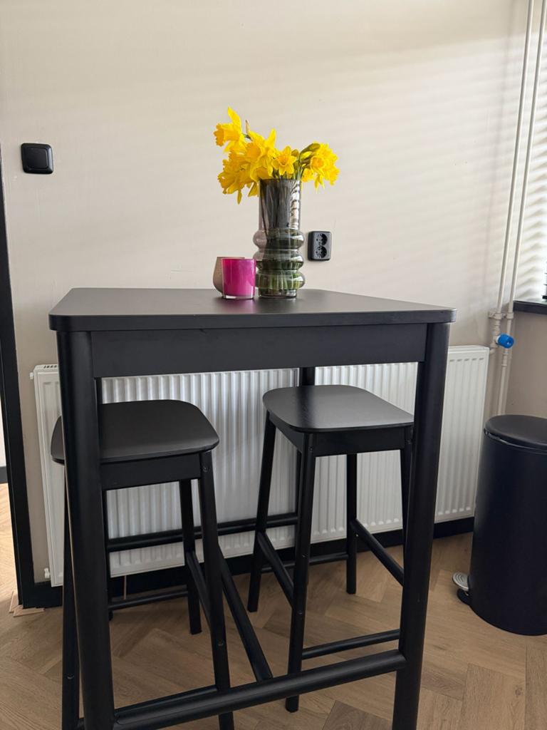 Moderne Bartafel met 2 Barkrukken - Zwart Design, Huis en Inrichting, Tafels | Eettafels, Ophalen, Vierkant, Tot twee personen