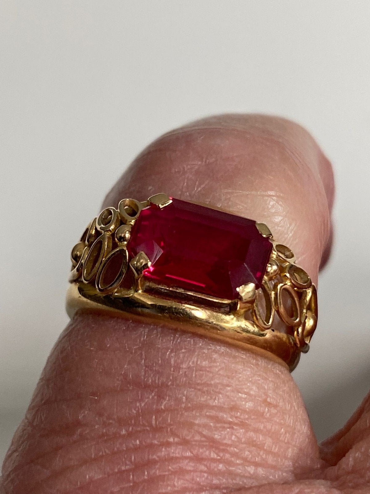 antiek geel gouden ring 750-18 robijn, Ophalen of Verzenden, Goud, Ring