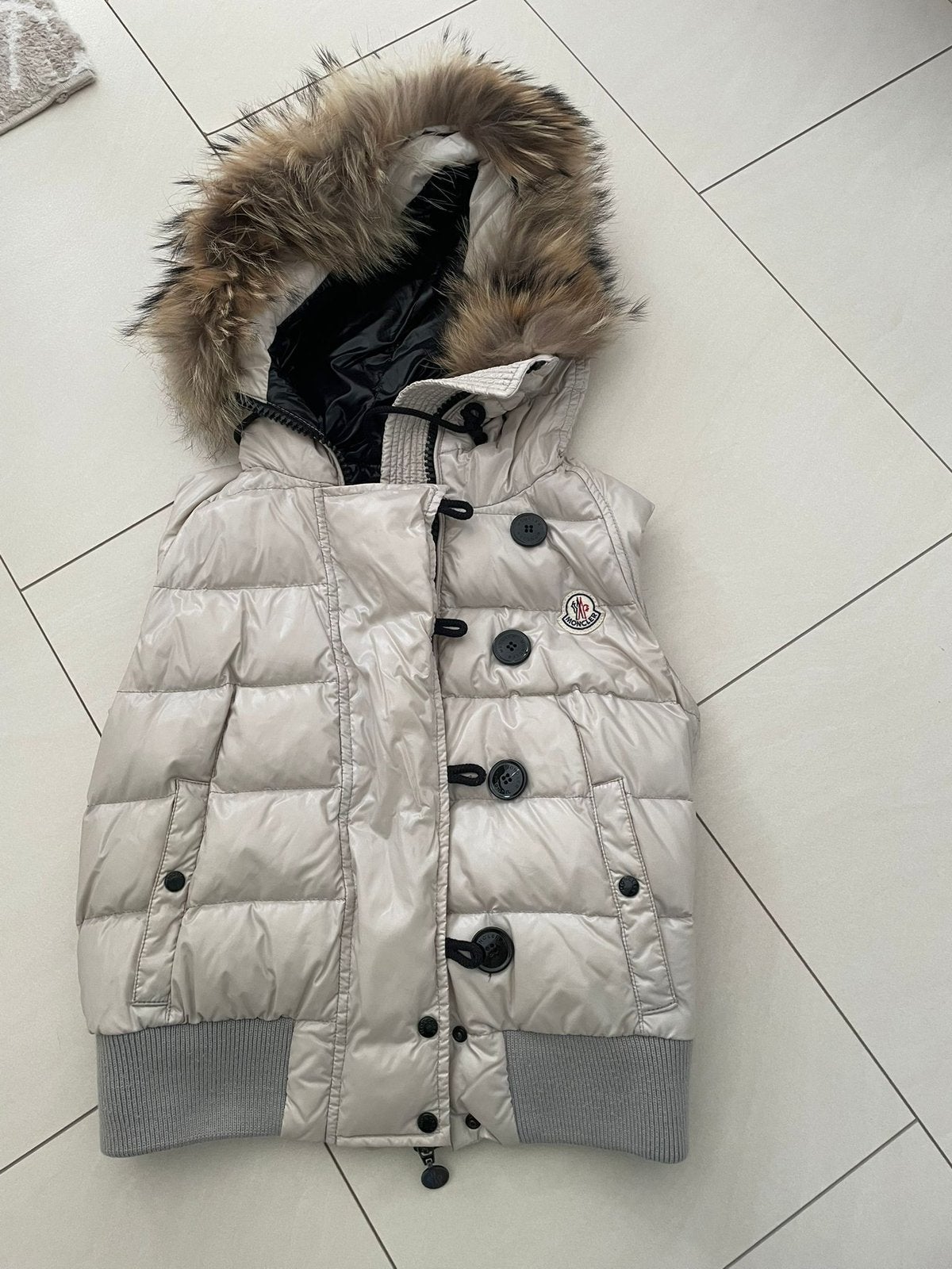 Moncler, Kleding | Dames, Ophalen, Zo goed als nieuw, Maat 36 (S), Grijs