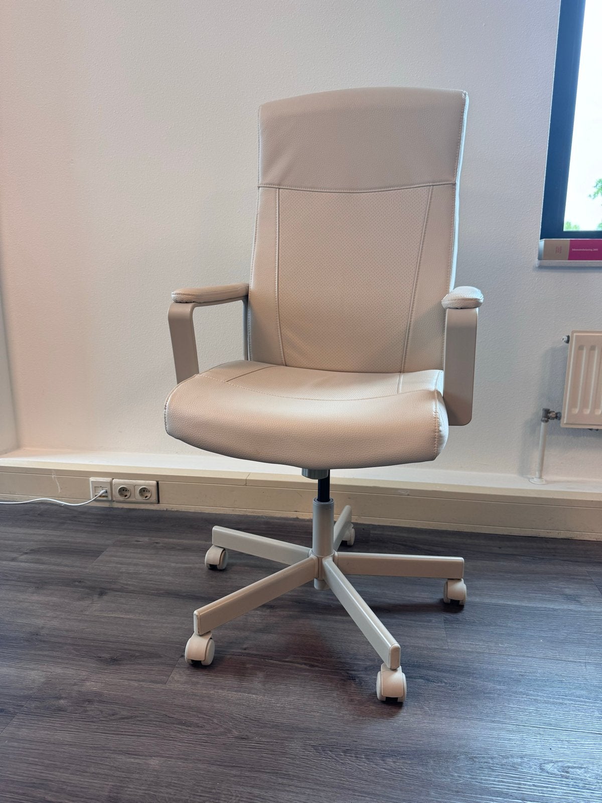 Comfortabele beige bureaustoel - Zo goed als nieuw, Huis en Inrichting, Ophalen, Beige, Zo goed als nieuw, Bureaustoel