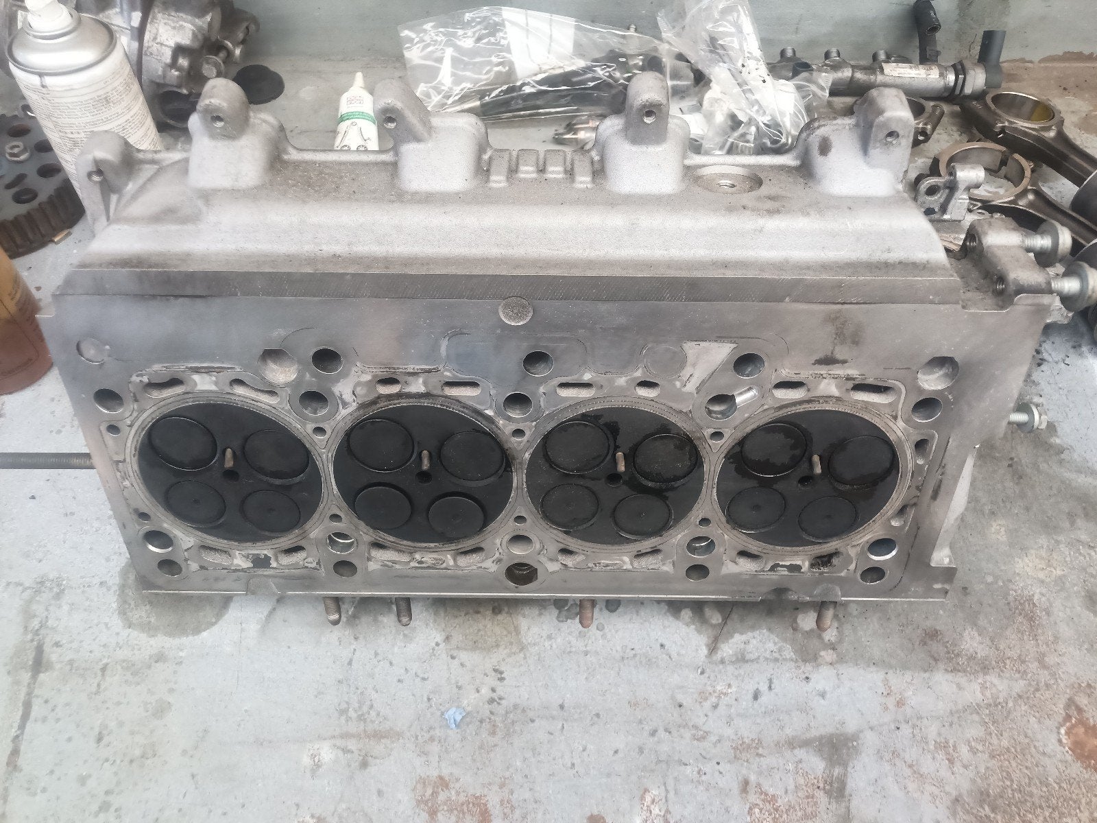 Cilinderkop 2.0 TDI 140pk VW Audi Seat Skoda 03L103373J, Auto-onderdelen, Motor en Toebehoren, Ophalen, Gebruikt, Volkswagen