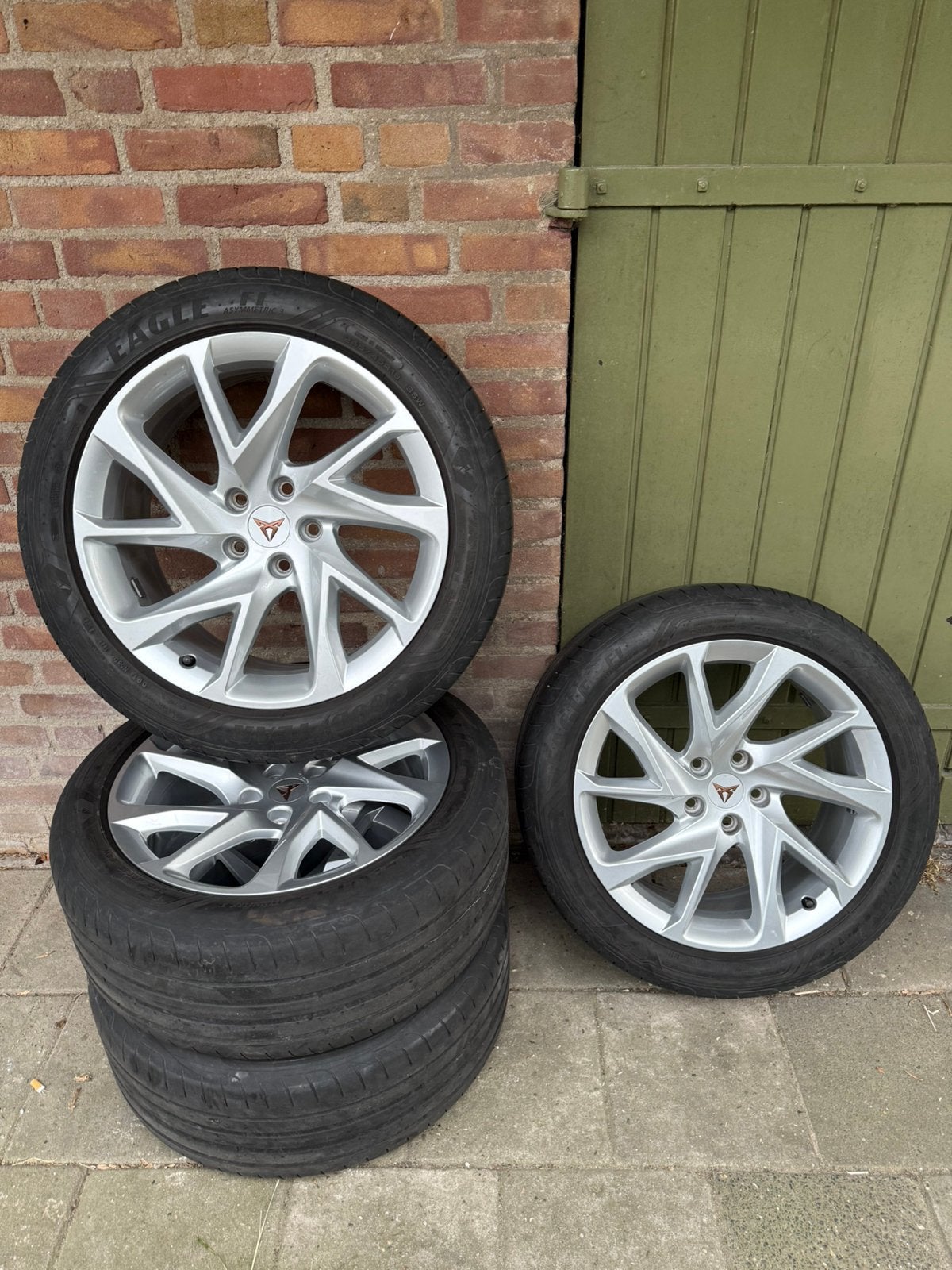 Originele Seat Cupra Formentor 18 inch velgen + zomerbanden, Ophalen, 18 inch, Banden en Velgen, Personenwagen