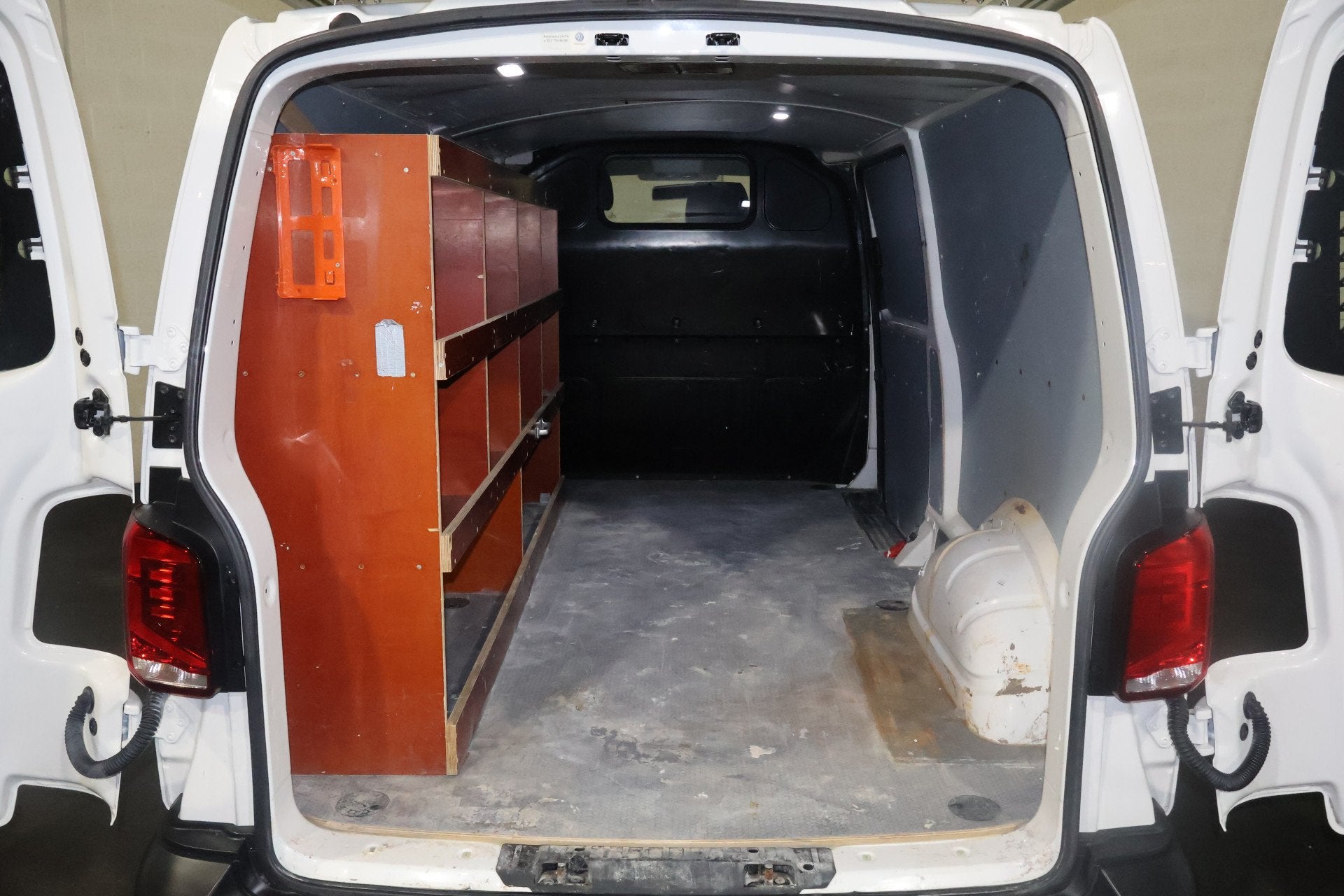 Volkswagen Transporter 2.0 TDI L2 H1 Airco Imperiaal, Auto's, Voorwielaandrijving, Gebruikt, Euro 6, 4 cilinders