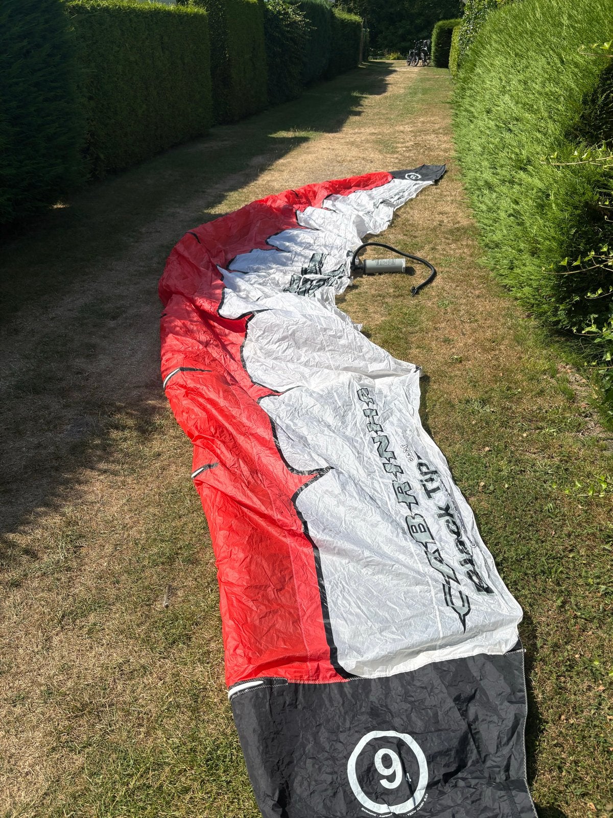 Vintage Cabrinha Black Tip 9.4 uit 2001 - Decoratie Kite, Gebruikt, 9 m², Geen board, Ophalen of Verzenden