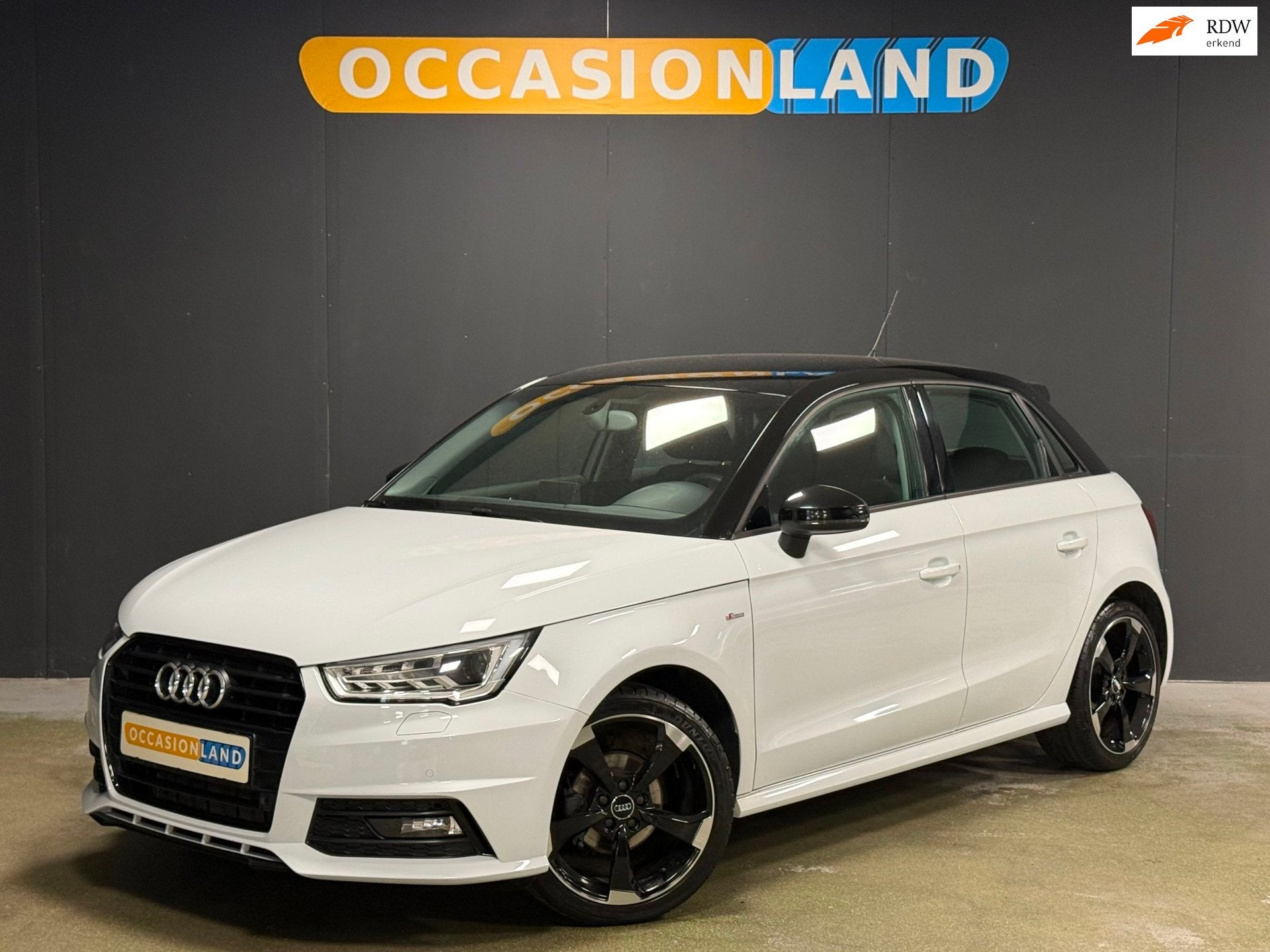 Audi A1 Sportback 1.0 TFSI Pro Line S|STOELV|BLUETOOTH|NAVI|, Auto's, Audi, Voorwielaandrijving, Stof, Zwart, 95 pk