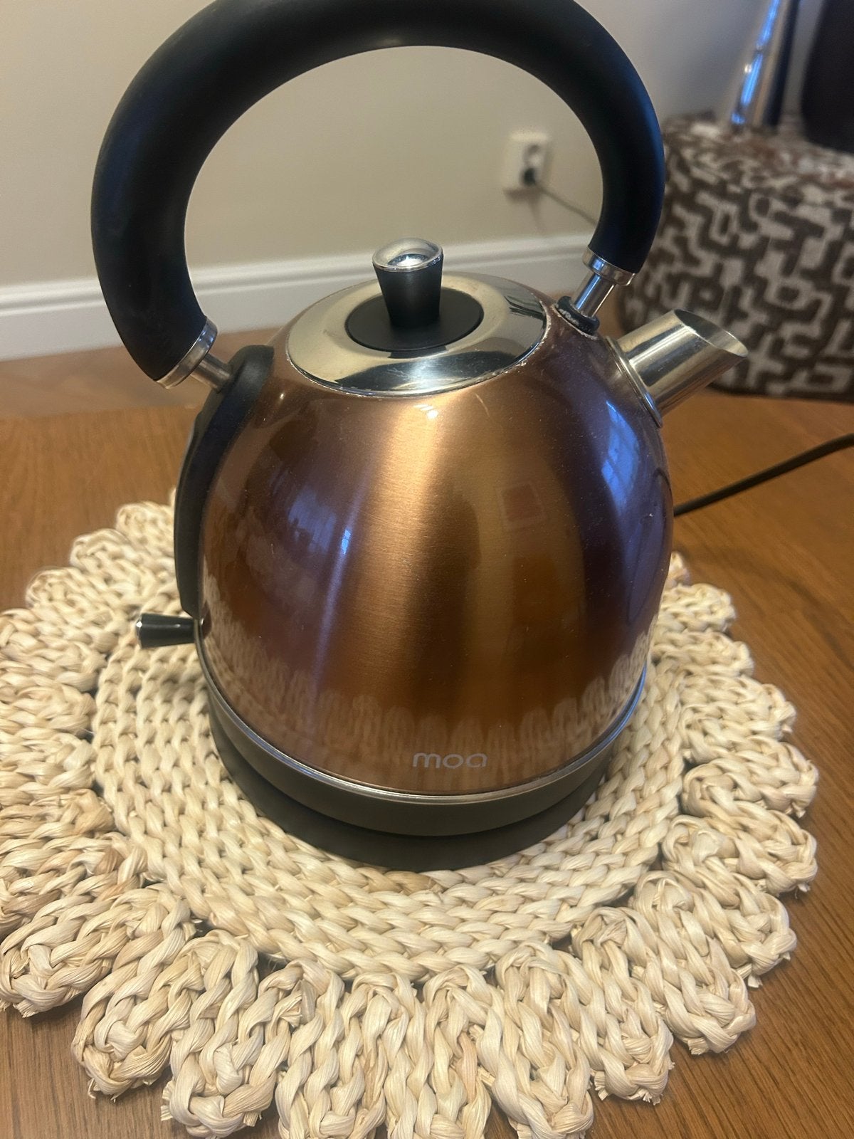 Werkende Waterkoker Rosegold - Moa, Witgoed en Apparatuur, Waterkokers, 1 tot 2 liter, Ophalen of Verzenden, Gebruikt, Draadloos