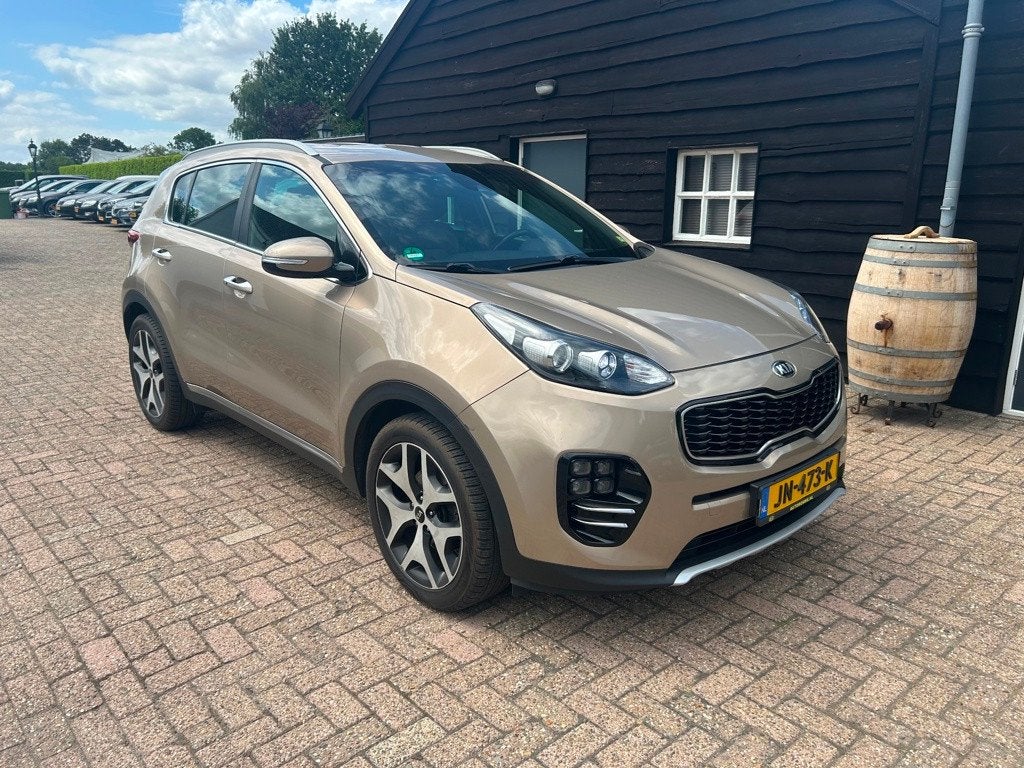 Kia Sportage 1.6 T-GDI GT-Line First Edition EXPORT PRIJS EX, Auto's, Voorwielaandrijving, Dealer onderhouden, 4 cilinders, Handgeschakeld