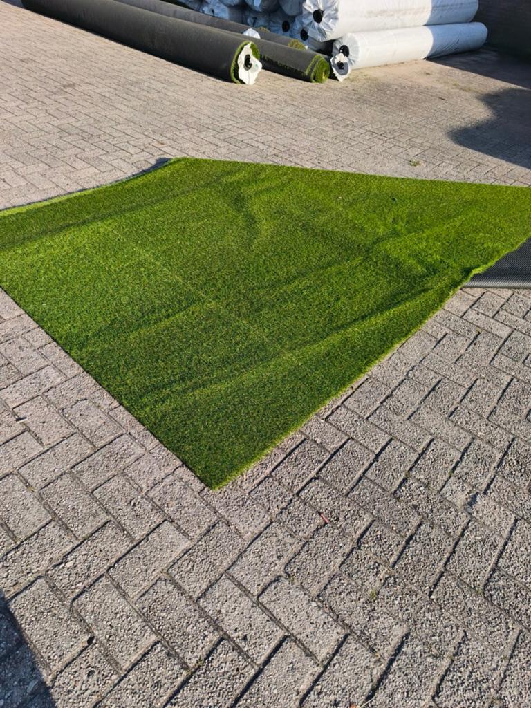 Kunstgras nieuw 190x400 cm met streepje, Tuin en Terras, Gras en Kunstgras, Ophalen, Nieuw, Minder dan 10 m², Kunstgras