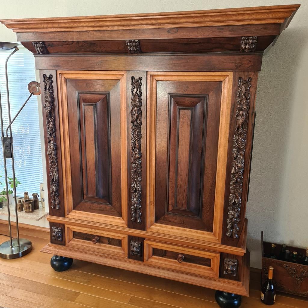 Prachtige Rankenkast - Uniek en Handgesneden, Huis en Inrichting, Ophalen, Gebruikt, Klassiek, Ambachtelijk, Renaissance, Met deur(en)