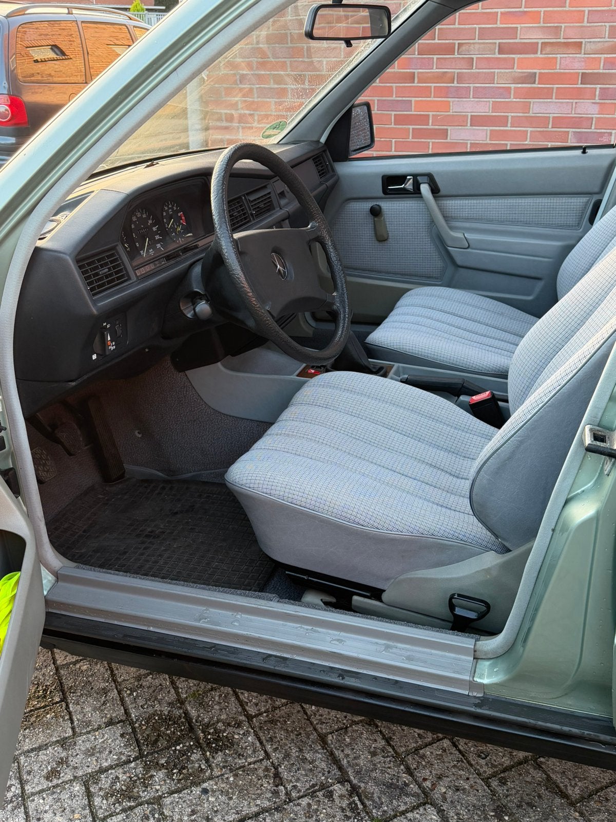 Mercedes Benz 190E 2.0 W201 Oldtimer belastingvrij, foto 9