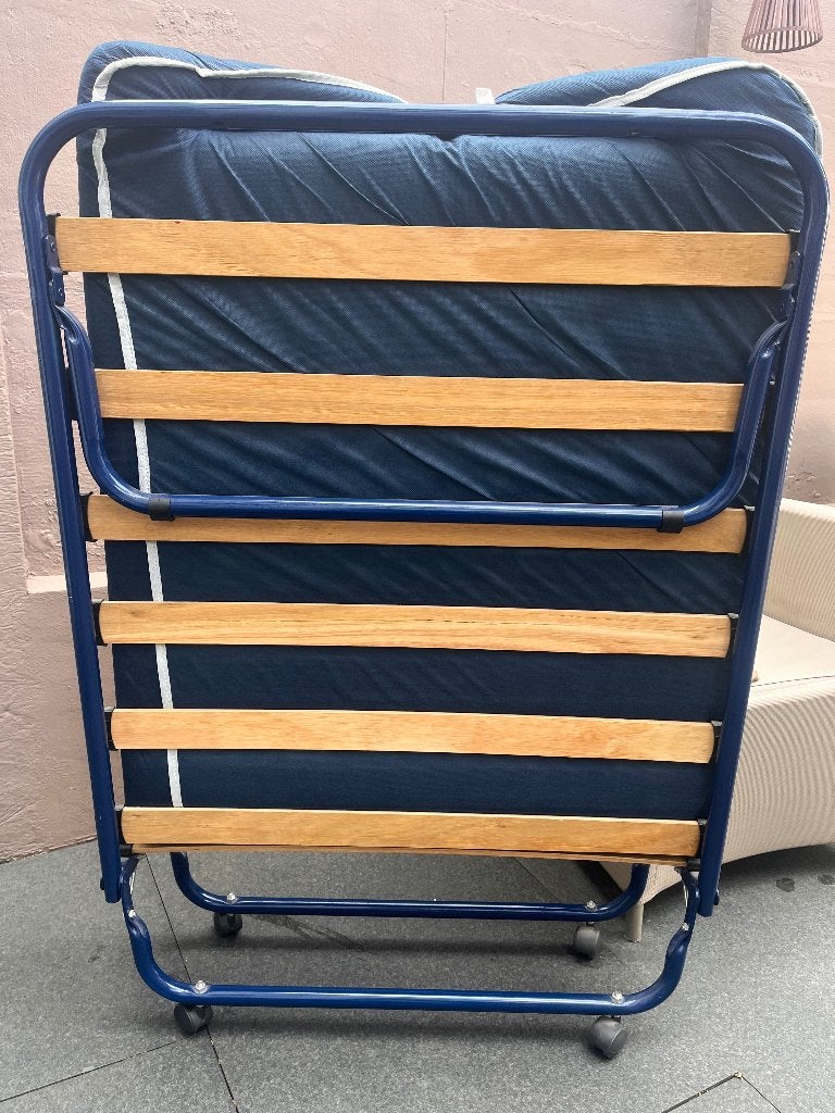 Logeer klapbed, Ophalen, Gebruikt, Eenpersoons, Blauw