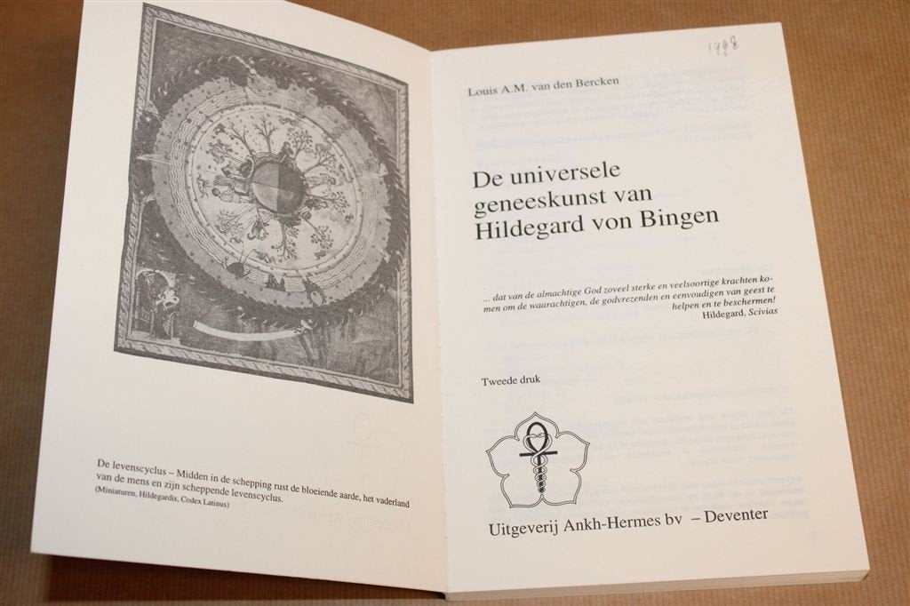 Universele Geneeskunst van Hildegard — Natuurgeneeskunde, Boeken, Esoterie en Spiritualiteit, Ophalen of Verzenden, Gelezen, Overige onderwerpen