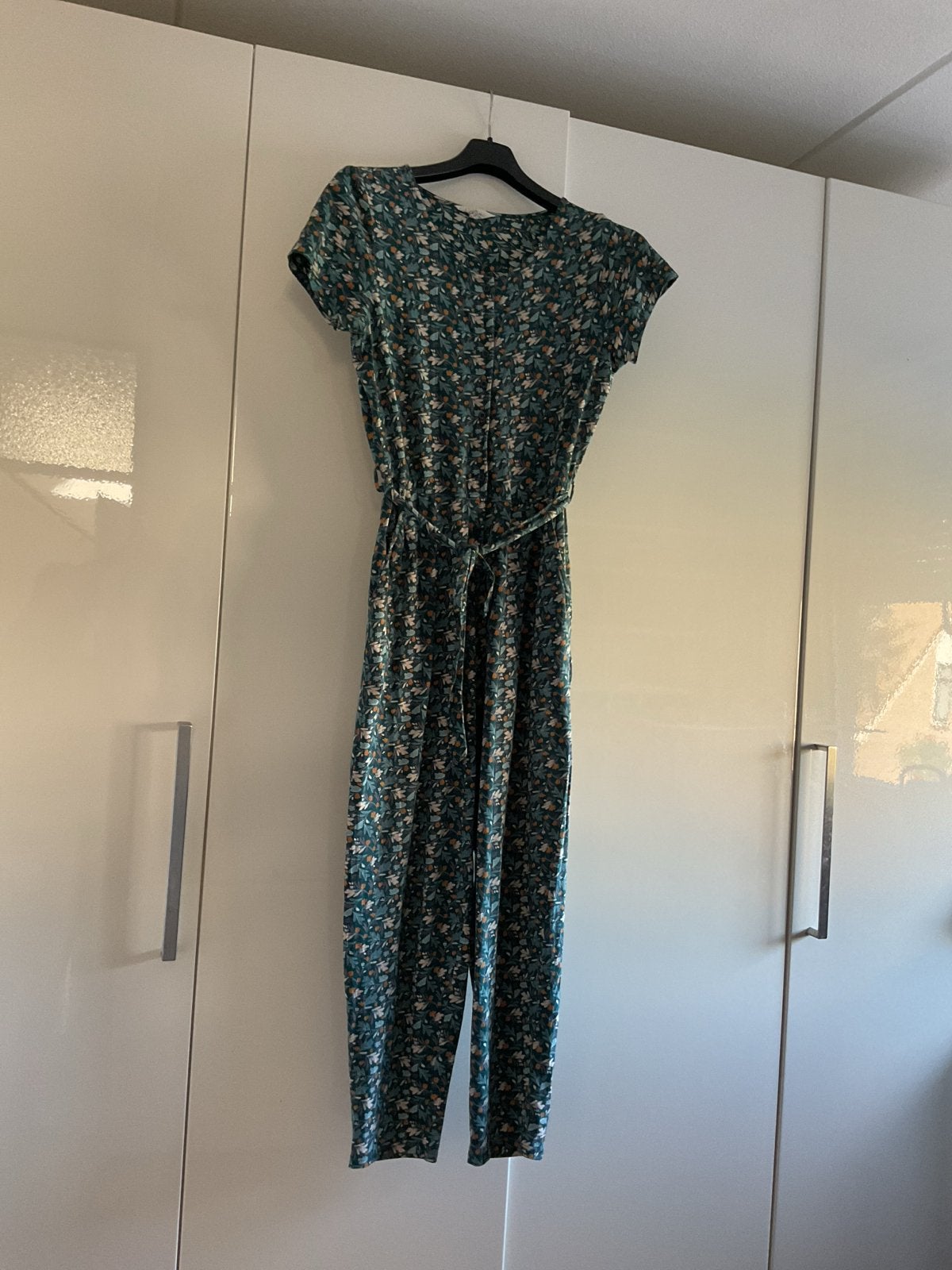 Leuke jumpsuit van Seasalt Cornwall met bloemenprint, Ophalen of Verzenden, Zo goed als nieuw, Maat 42/44 (L), Meerkleurig