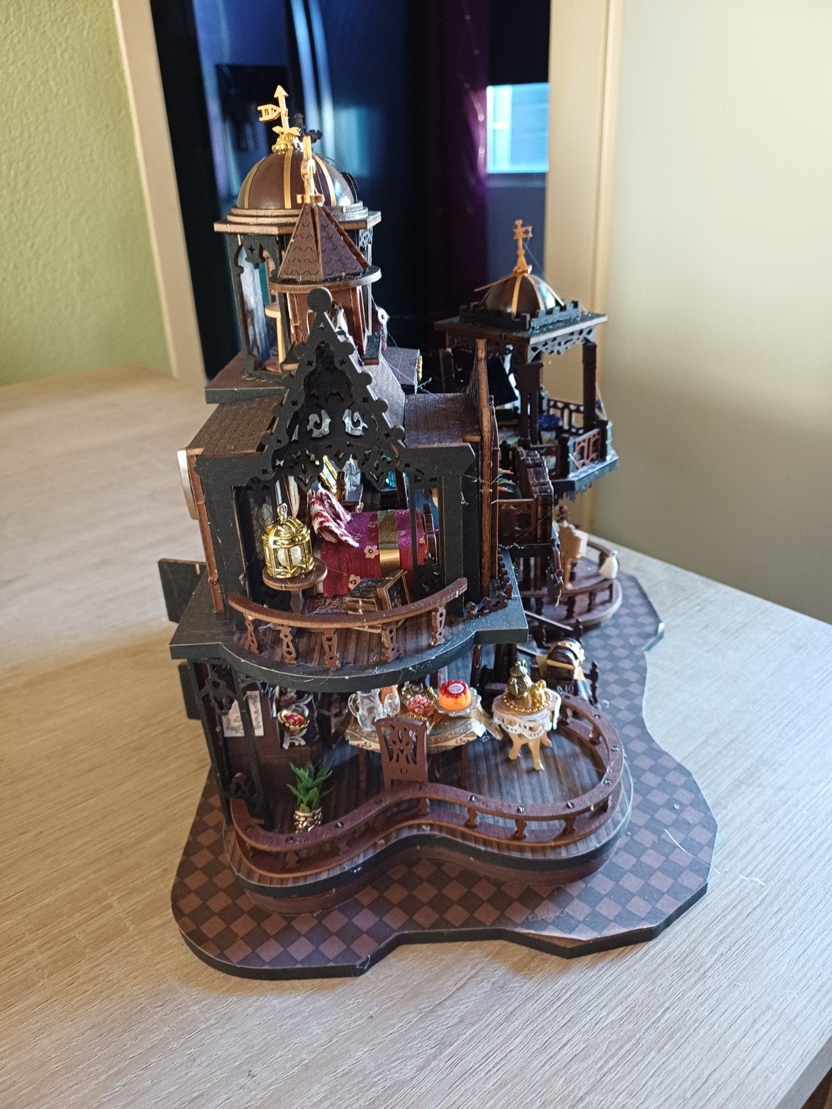 Gedetailleerd miniatuur huisje - Elite Castle, Ophalen of Verzenden, Zo goed als nieuw, Poppenhuis