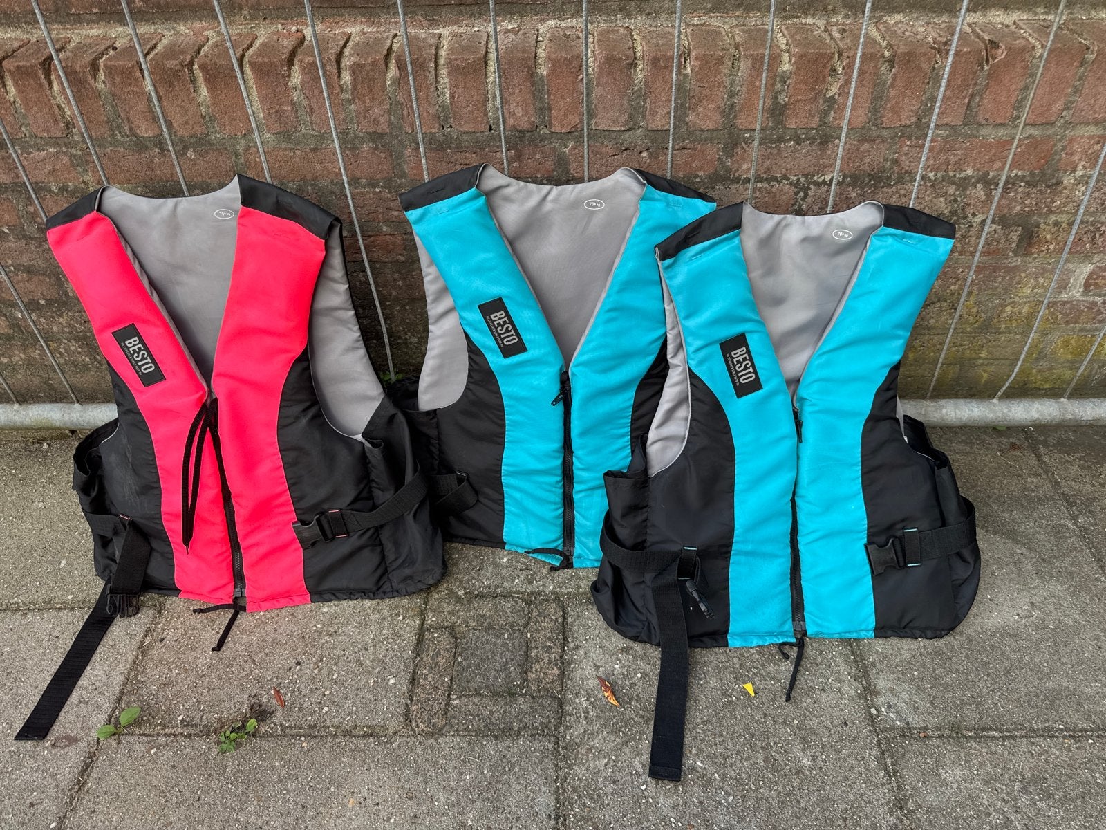 3x BESTO Reddingsvesten/Zwemvesten - Diverse kleuren, Watersport en Boten, Watersportkleding, Ophalen, Gebruikt, Dame of Heer