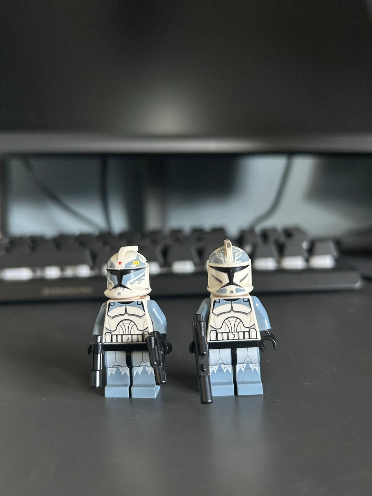 LEGO Star Wars Wolfpack clone en Wolffe Minifigure (2 stuks), Kinderen en Baby's, Speelgoed | Overig, Zo goed als nieuw, Jongen of Meisje