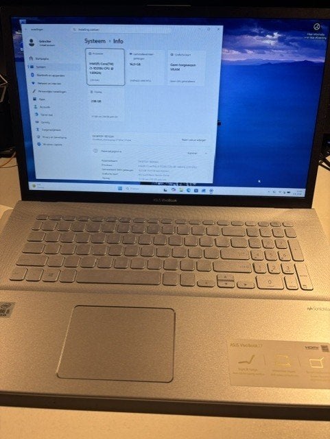 Asus vivobook 17 core i5 10210U, Computers en Software, Windows Laptops, Ophalen, Qwerty, ASUS, SSD