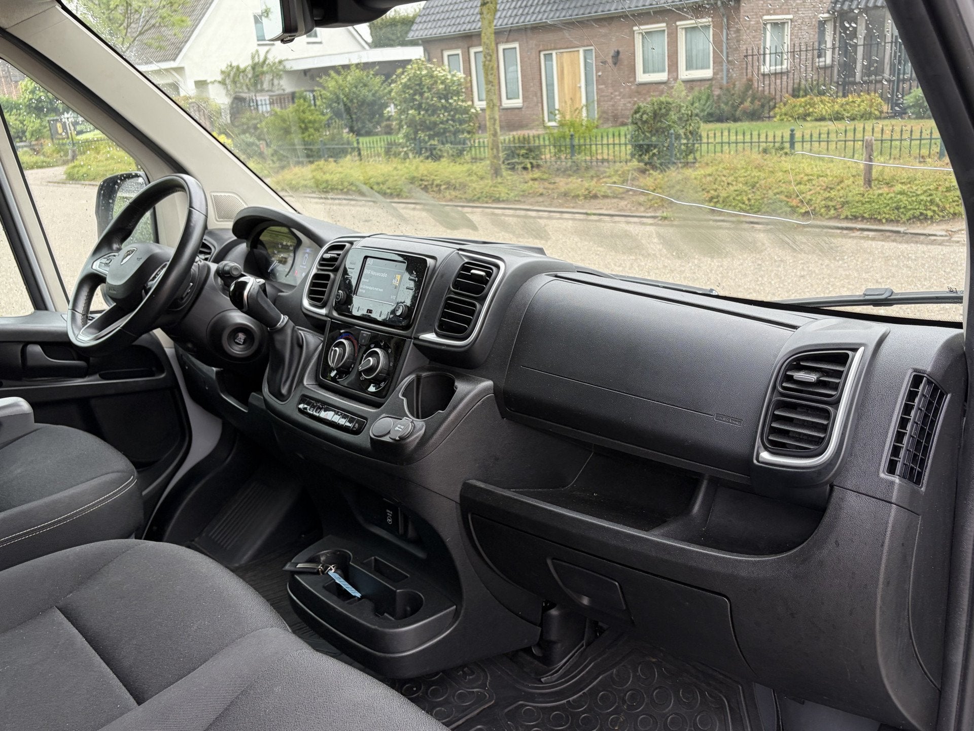 Peugeot Boxer 2.2 BlueHDi 180PK Euro6 Aut. L4H2 3.5t Zwaar, Auto's, Stof, Gebruikt, 4 cilinders, 179 pk