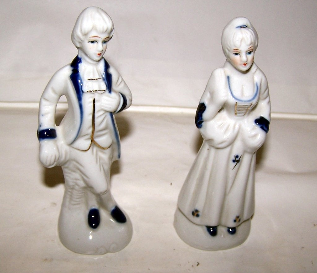 2 prachtige porseleinen beeldjes. Izgs., Antiek en Kunst, Ophalen of Verzenden