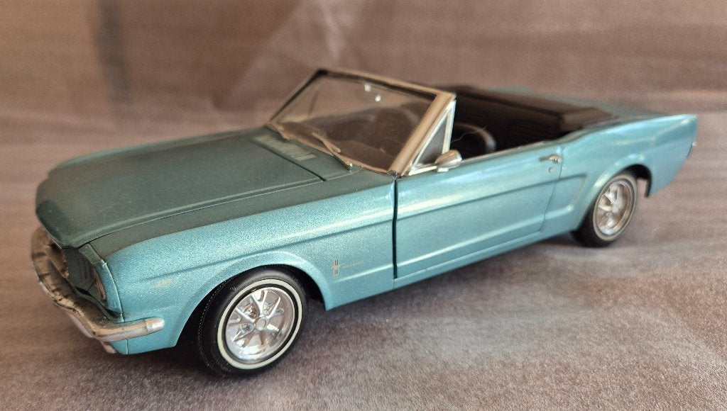 Ford Mustang cabrio Modelauto schaal 1:18, Ophalen of Verzenden, Zo goed als nieuw, Auto, Revell
