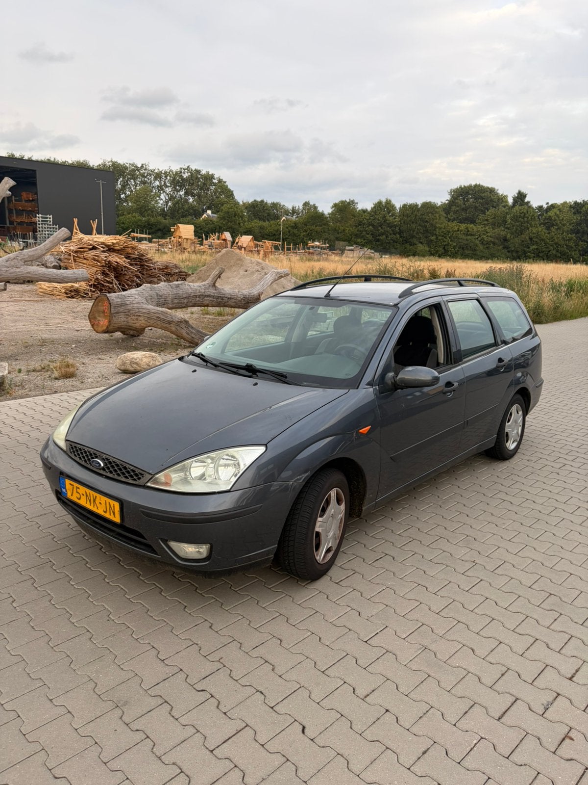 Ford Focus 1.6I 74KW 2003 Grijs, Auto's, 1596 cc, 15 km/l, 4 cilinders, 100 pk