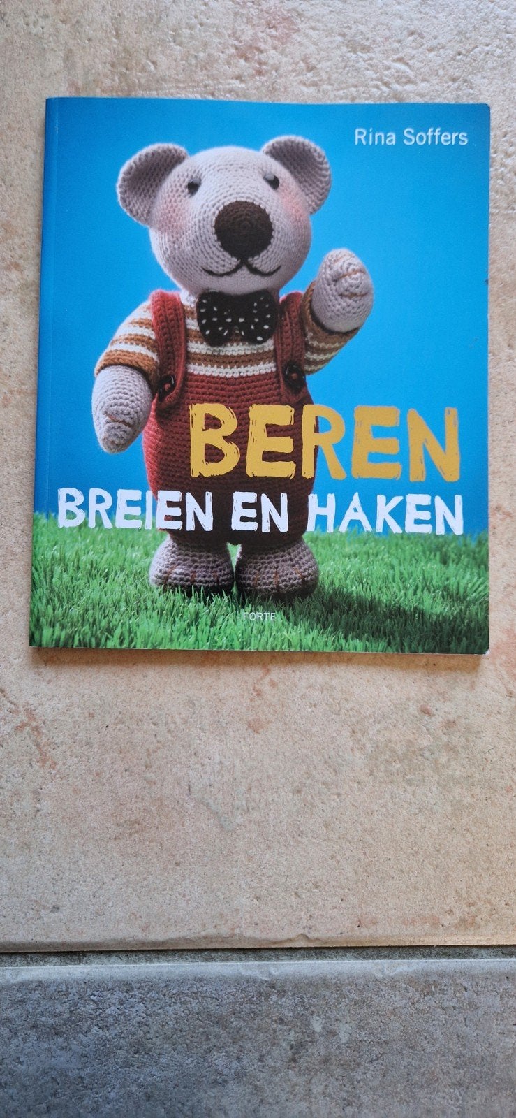 Beren Breien en Haken - Rina Soffers, Ophalen, Zo goed als nieuw, Patroon of Boek