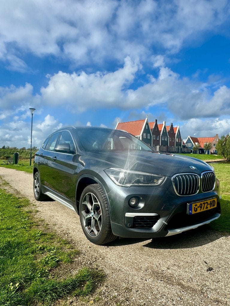 BMW X1 Sdrive18i 136pk Aut 2016 Grijs, Auto's, 136 pk, Leder en Stof, 75 €/maand, 19 km/l