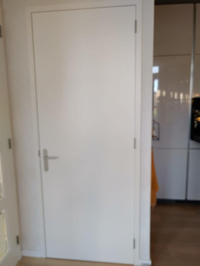 afgewerkte binnendeur met kruk en afdekplaat, Doe-het-zelf en Verbouw, Deuren en Horren, Ophalen, 80 tot 100 cm, Binnendeur, Zo goed als nieuw