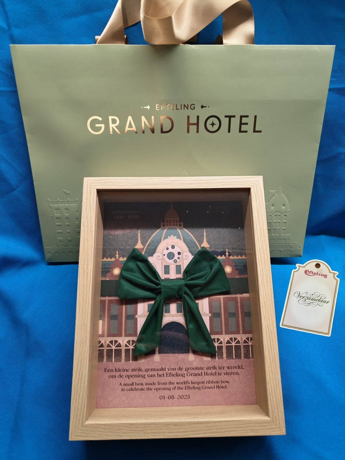 Efteling Grand Hotel strikje limited edition 118, zeldzaam!, Verzamelen, Ophalen of Verzenden, Zo goed als nieuw, Button of Speldje