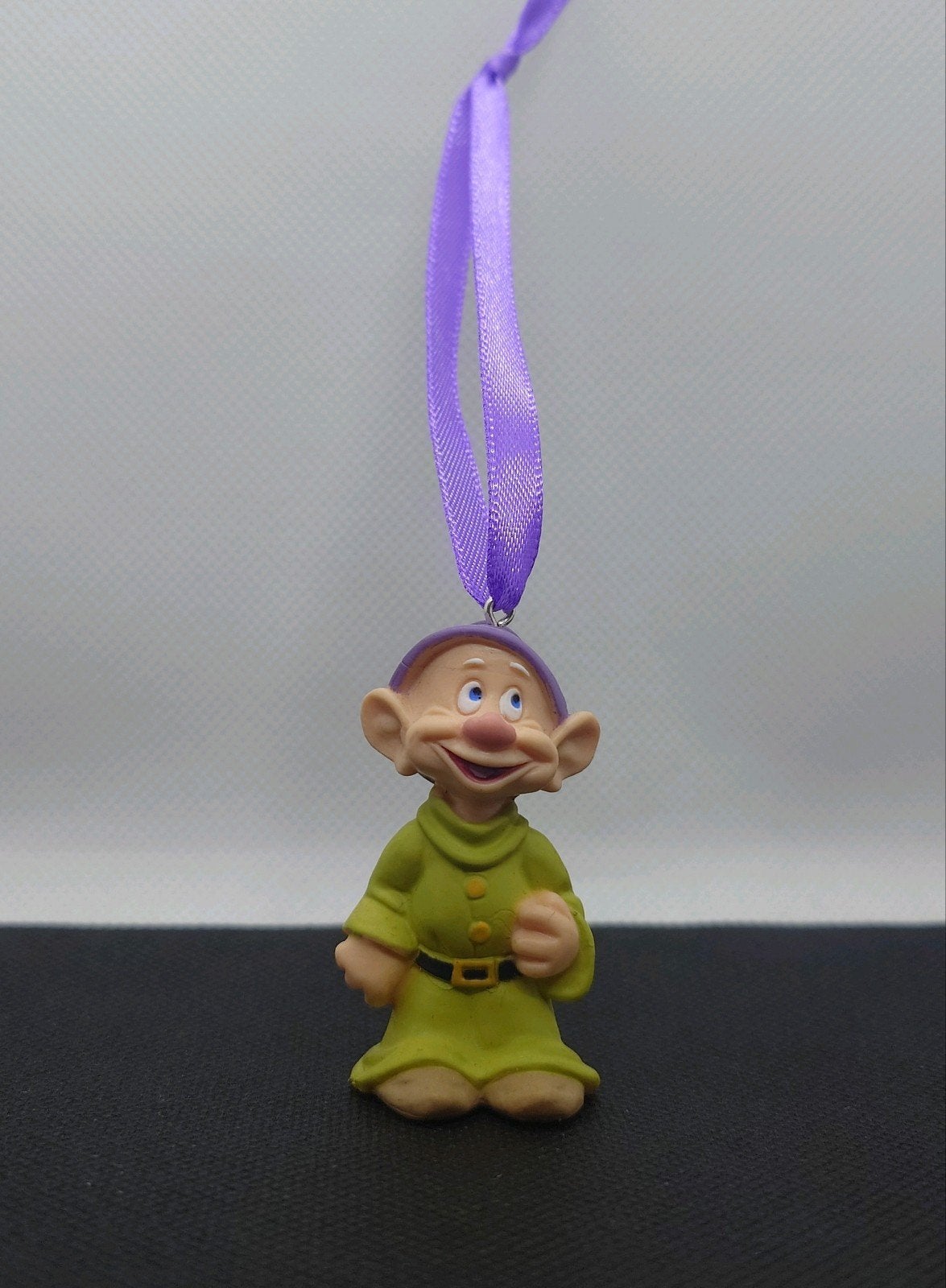 Disney Dwerg Dopey Stoetel kerst ornament hanger kerstbal, Verzamelen, Disney, Ophalen of Verzenden, Sneeuwwitje of Doornroosje