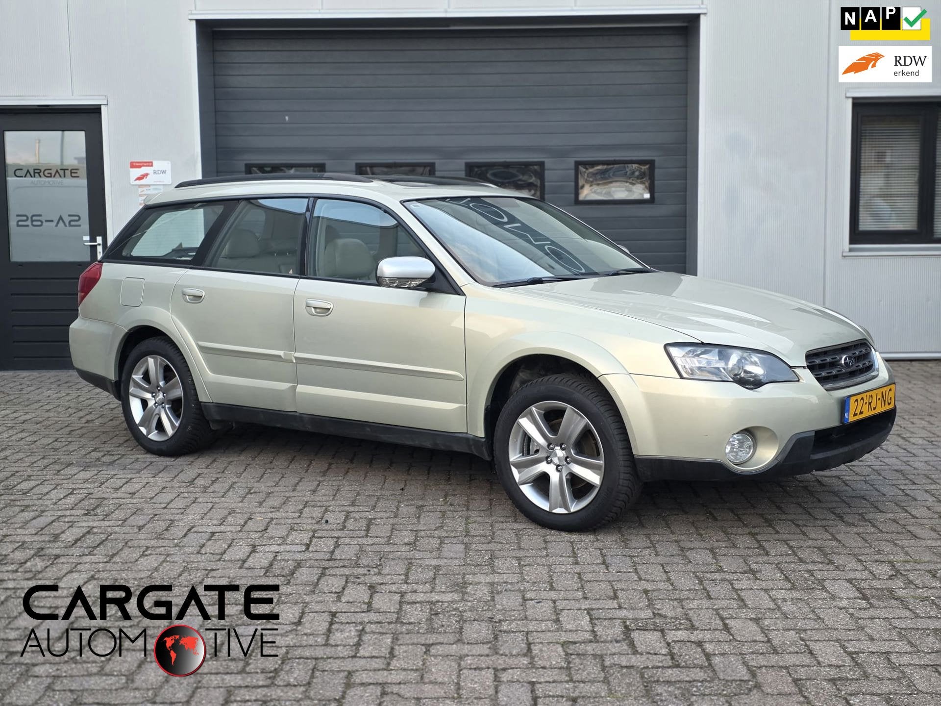 Subaru Outback 3.0R|Nap|PanoDak|Leer|elecStoelen|Navi|Auto, Auto's, Automaat, Gebruikt, Beige, 1520 kg