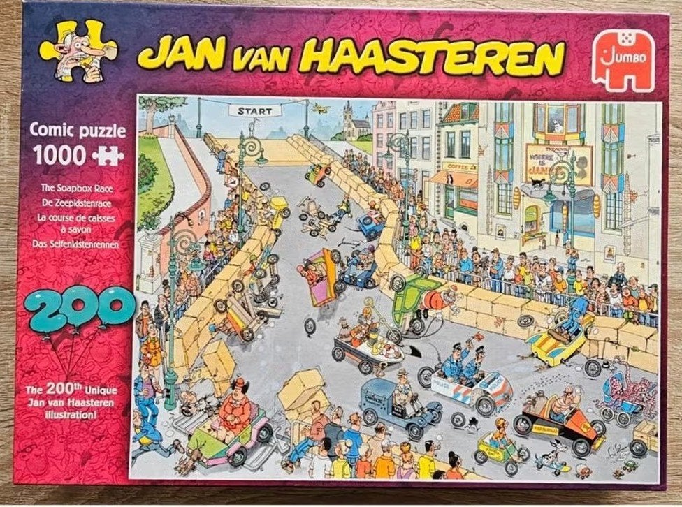 Jan van Haasteren - De Zeepkistenrace - (1000 stuks), Ophalen of Verzenden, 500 t/m 1500 stukjes, Zo goed als nieuw, Legpuzzel