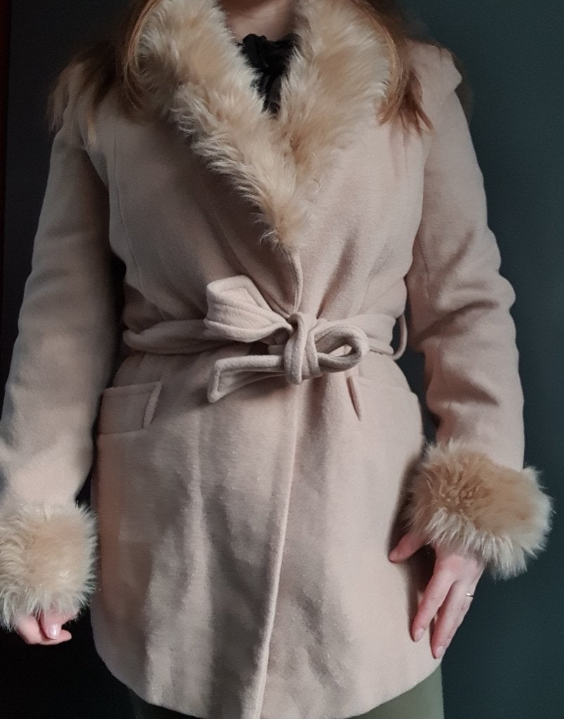 BAY Trading wol jas met faux fur kraag beige M, Kleding | Dames, Jassen | Winter, Ophalen of Verzenden, Zo goed als nieuw, Maat 38/40 (M)