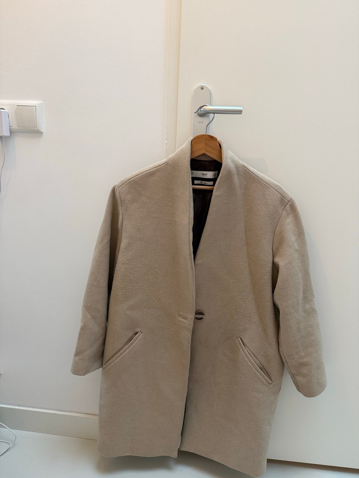 Stijlvolle Mango jas - Beige, maat M, Kleding | Dames, Jasjes, Kostuums en Pakken, Verzenden, Zo goed als nieuw