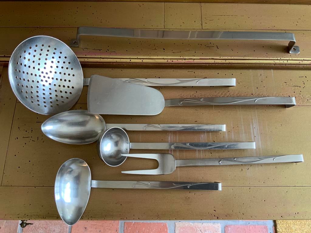 Sola Paola rvs compleet keuken lepelrek 7 delig, Ophalen of Verzenden, Zo goed als nieuw