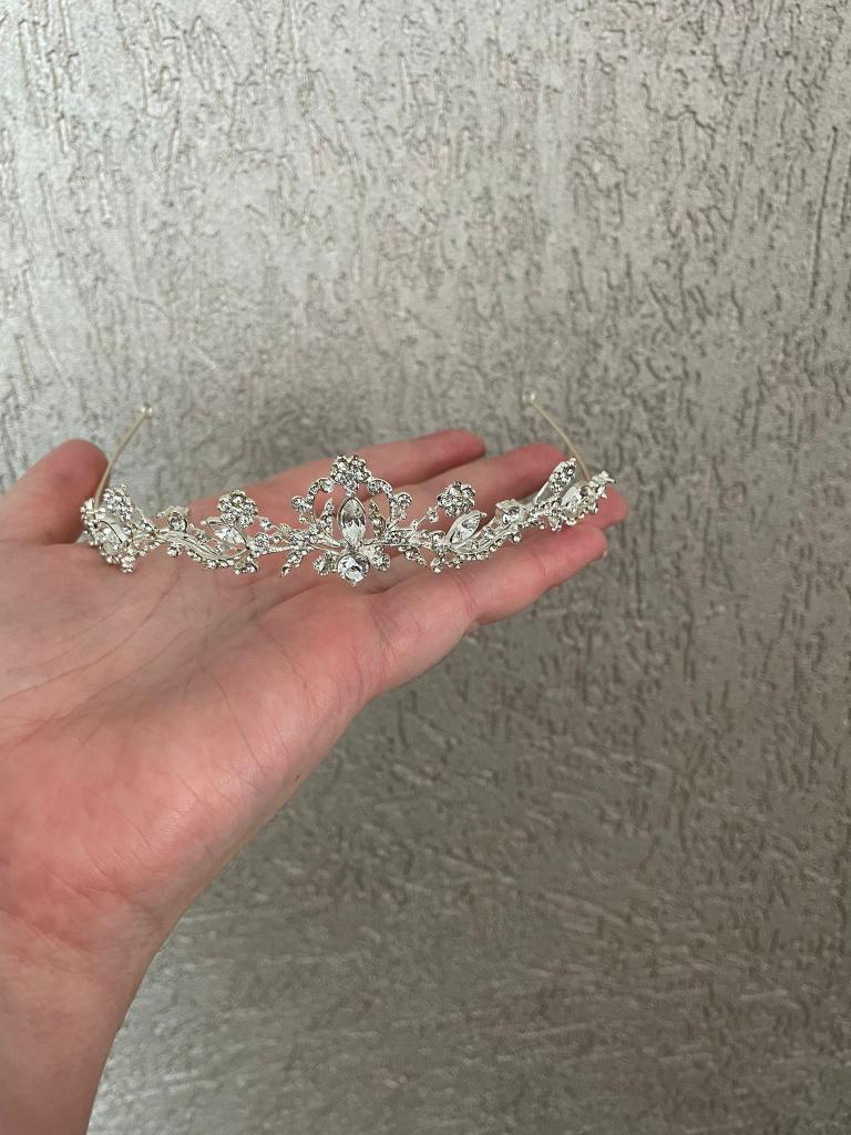 Tiara met stras D1, Ophalen of Verzenden, Nieuw, Overige kleuren, Trouwjurk