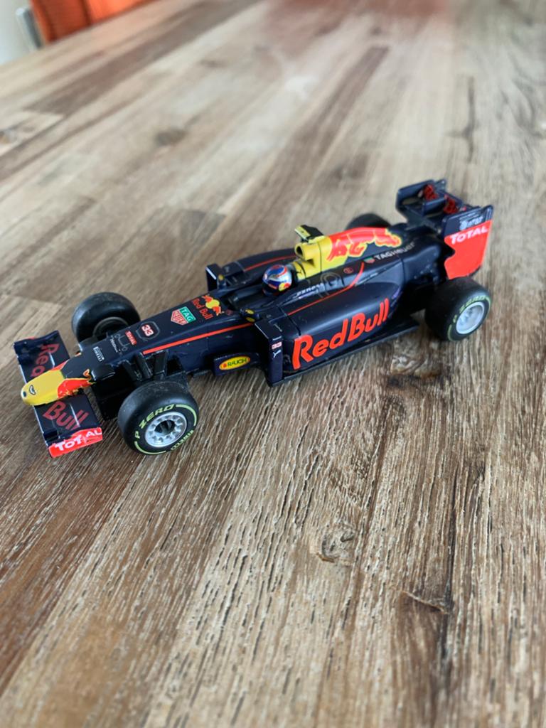 Red Bull Racing F1 modelauto - Pull&Speed schaal 1:43, Hobby en Vrije tijd, Modelauto's | 1:24, Ophalen of Verzenden, Gebruikt