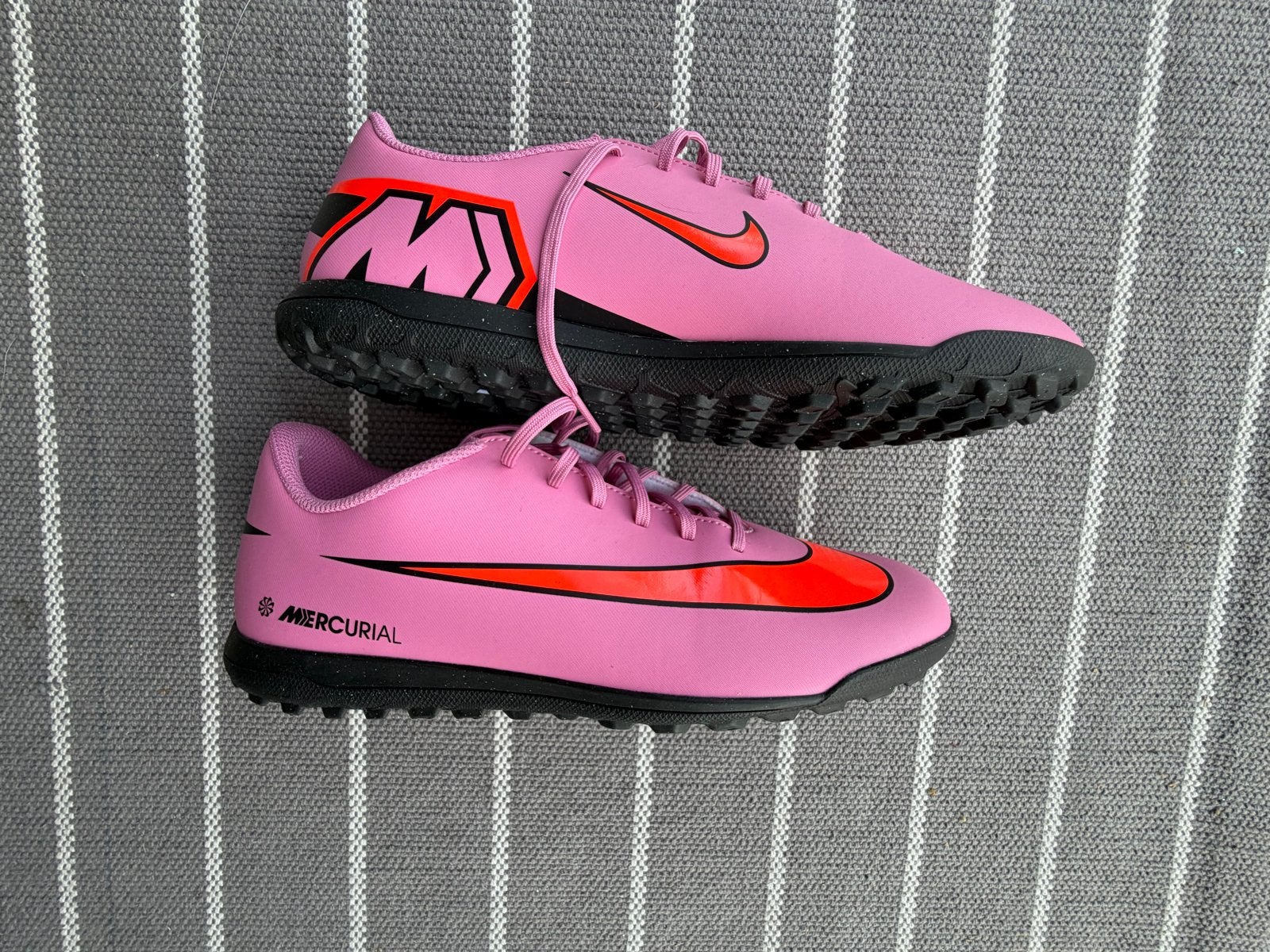 Nike Mercurial Maat 43 Nieuw, Sport en Fitness, Voetbal, Maat XS of kleiner, Ophalen, Nieuw, Schoenen