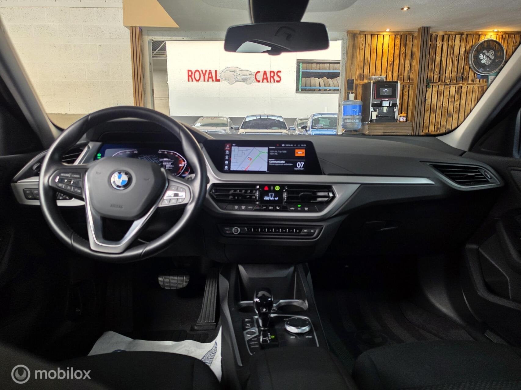 BMW 1-serie 120i Executive|Carplay|Nieuwe Staat!, 1998 cc, 730 kg, Gebruikt, Euro 6