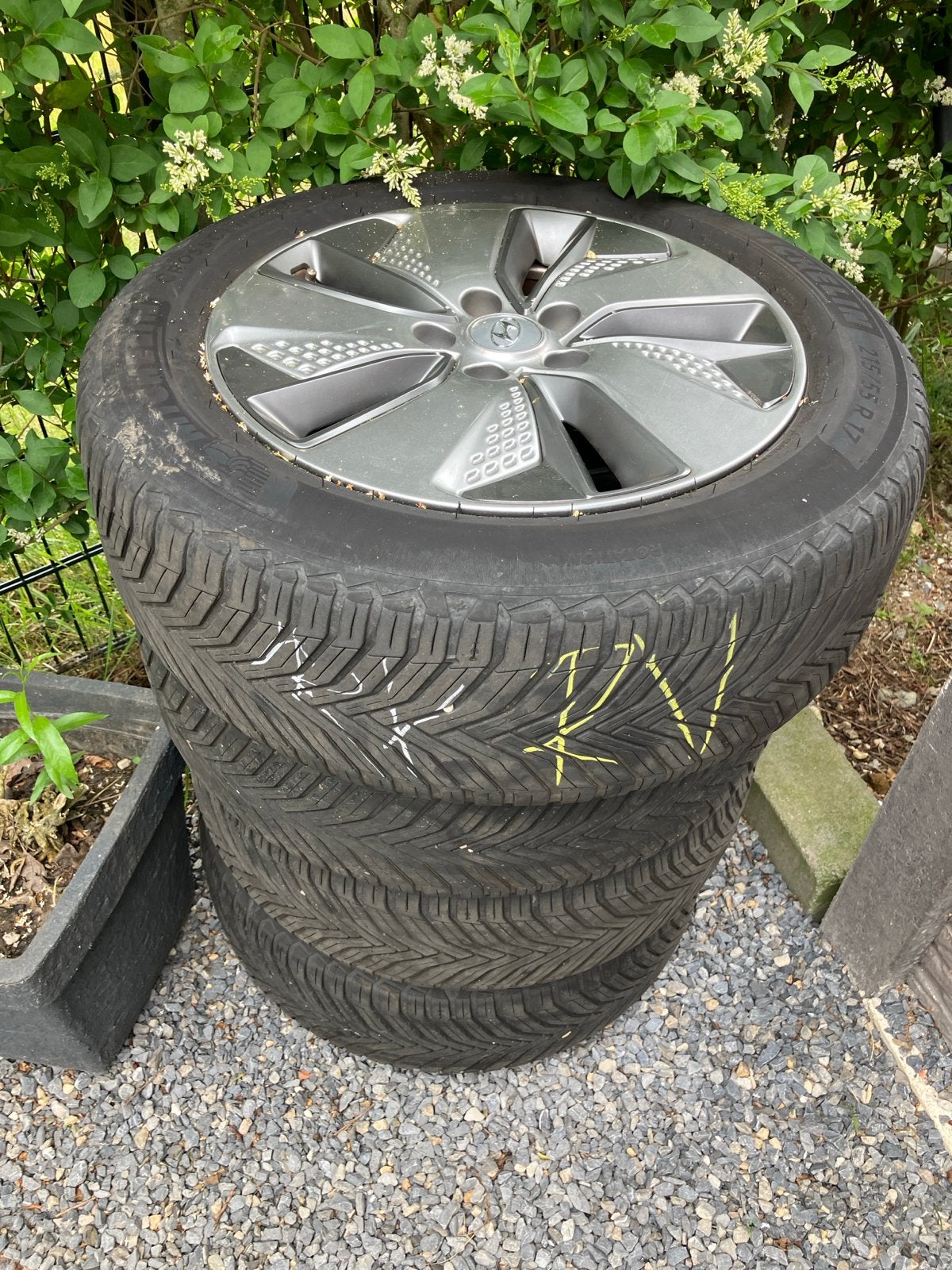 Hyundai kona Velgen met All Season Banden 235/55 R17, Auto-onderdelen, Banden en Velgen, Banden en Velgen, All Season, 19 inch