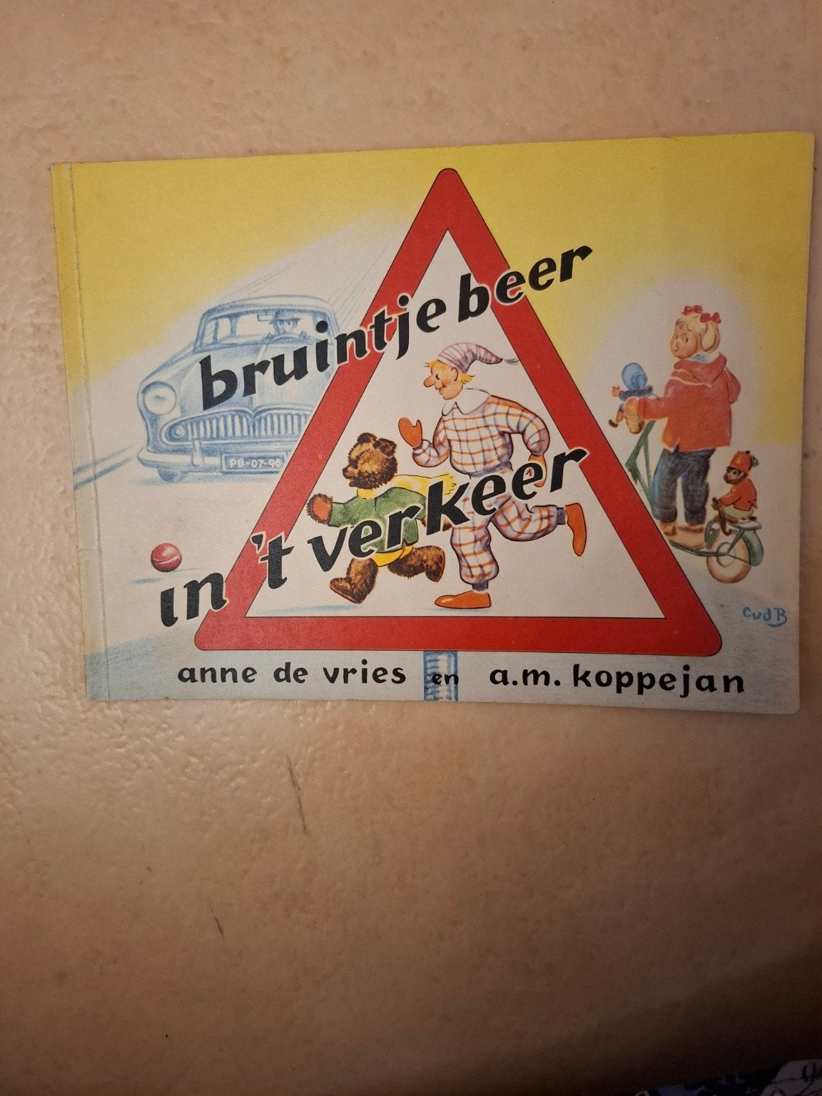Bruintje beer.in 't verkeer.Vintage rond 1952., Ophalen of Verzenden, Gelezen, Overige niveaus