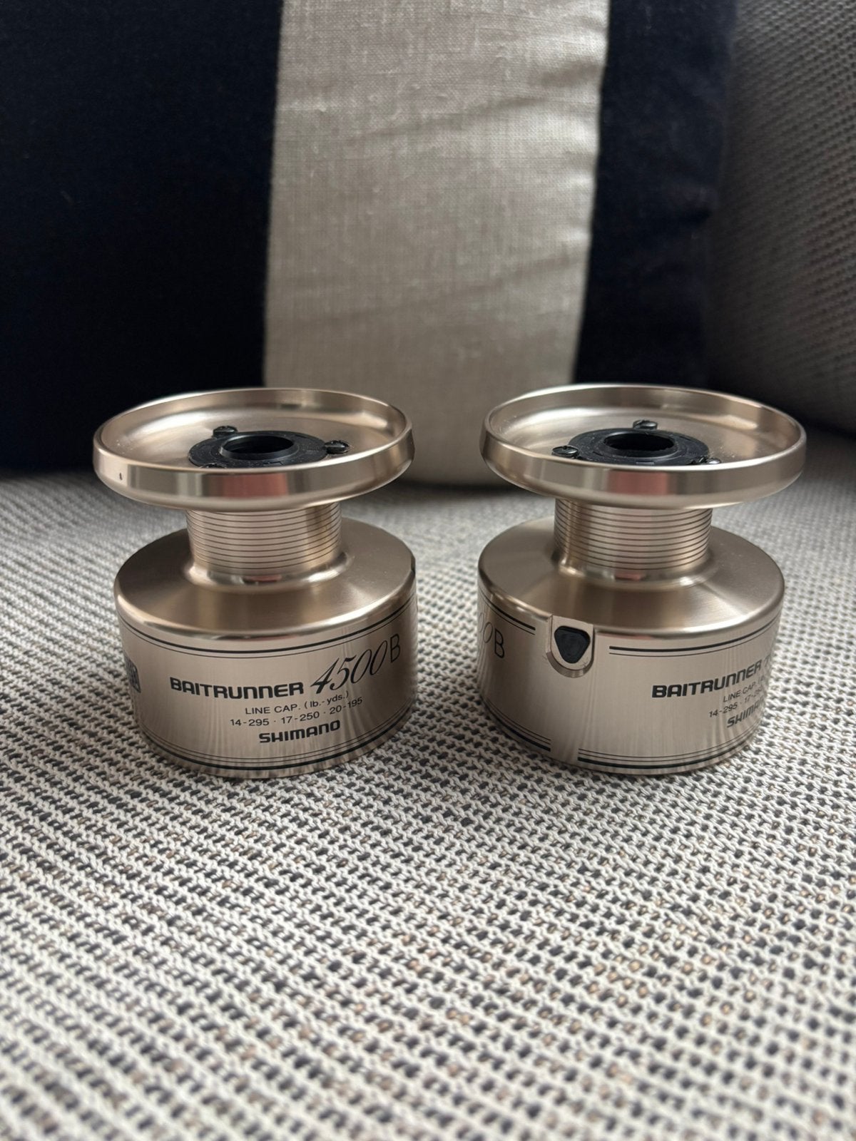 Shimano 4500b spoelen zilver nieuwstaat! 2st, Ophalen of Verzenden, Nieuw, Molen