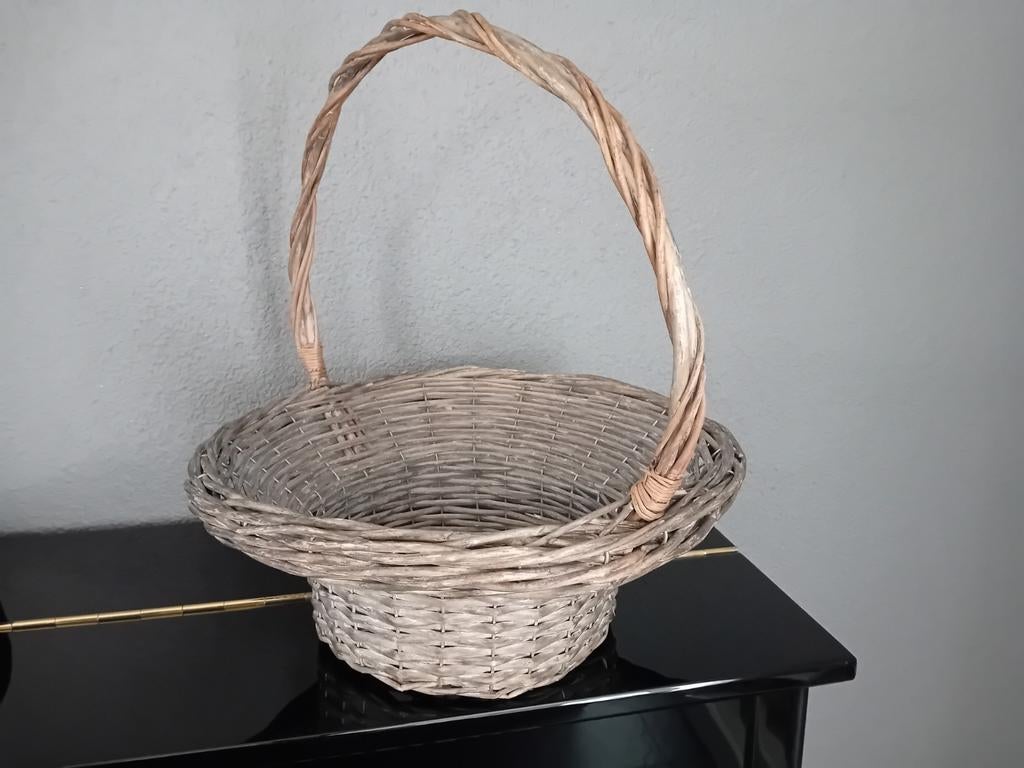 Mand, Huis en Inrichting, Woonaccessoires | Schalen en Manden, Ophalen, Zo goed als nieuw, Rond, Riet