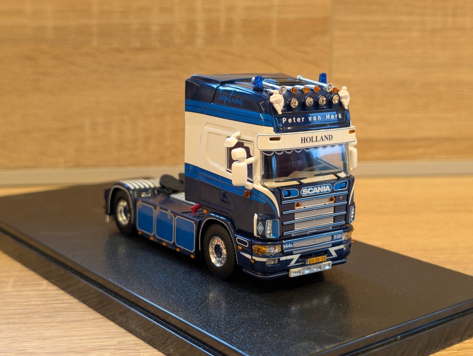Wsi Scania 144L 530 Peter van Herk, Overige merken, 1:50 of kleiner, Verzenden, Zo goed als nieuw