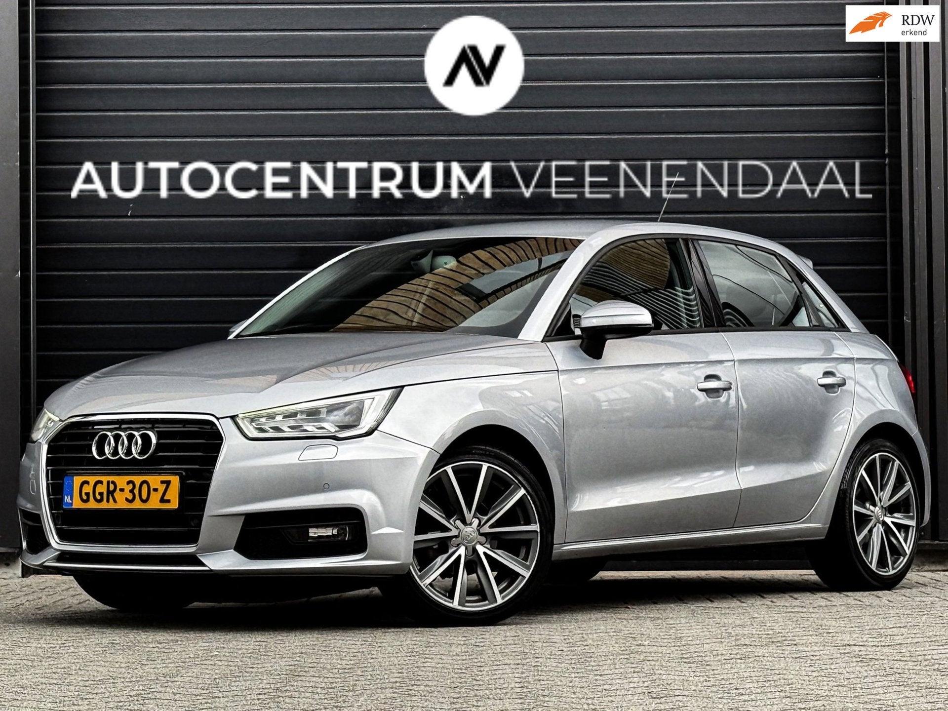 Audi A1 Sportback 1.0 TFSI S-Line 95 PK Automaat KEYLESS/LED, Auto's, Dealer onderhouden, 4 stoelen, 23 km/l, Bedrijf