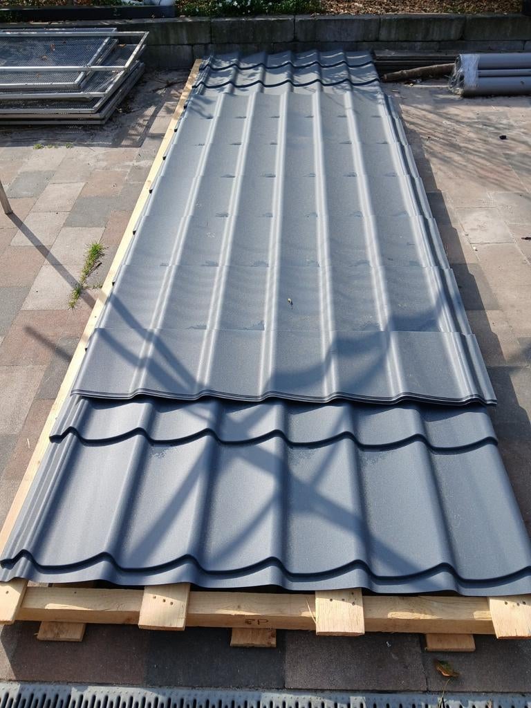 Nieuwe Dakpanplaten - Antraciet Metaal, Doe-het-zelf en Verbouw, Zwart, Nieuw, 5 tot 10 m², Metaal