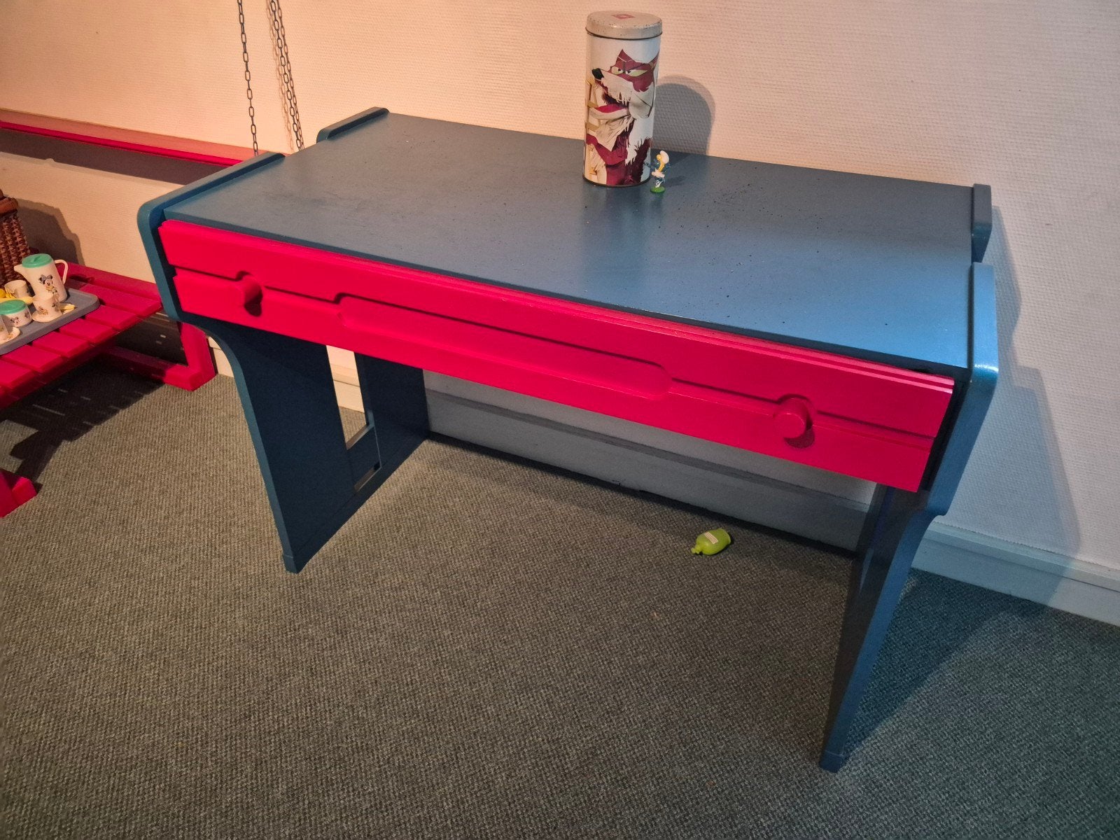 Degelijke comode/bureau met bijbehorende kast gratis, Ophalen, Met lades, Gebruikt, Hout