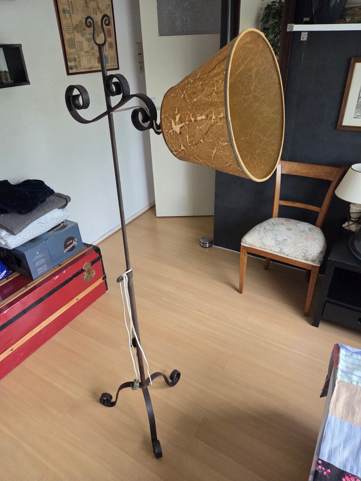 Vintage smeedijzeren vloerlamp met stoffen kap, Ophalen