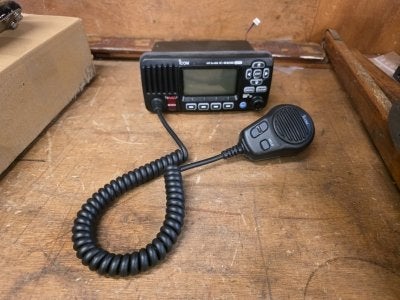 Marifoon icom IC-M323G