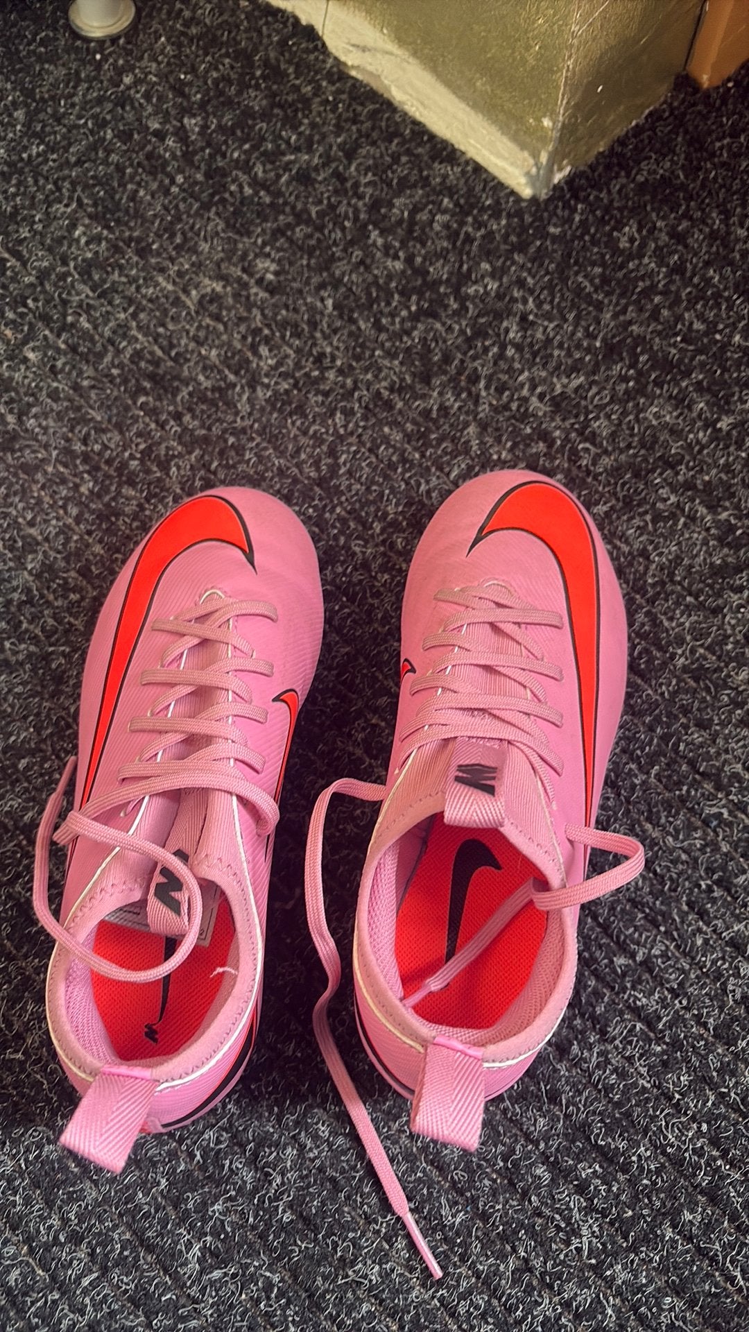 Voetbalschoen maat 33,5, Maat XS of kleiner, Ophalen of Verzenden, Zo goed als nieuw, Schoenen